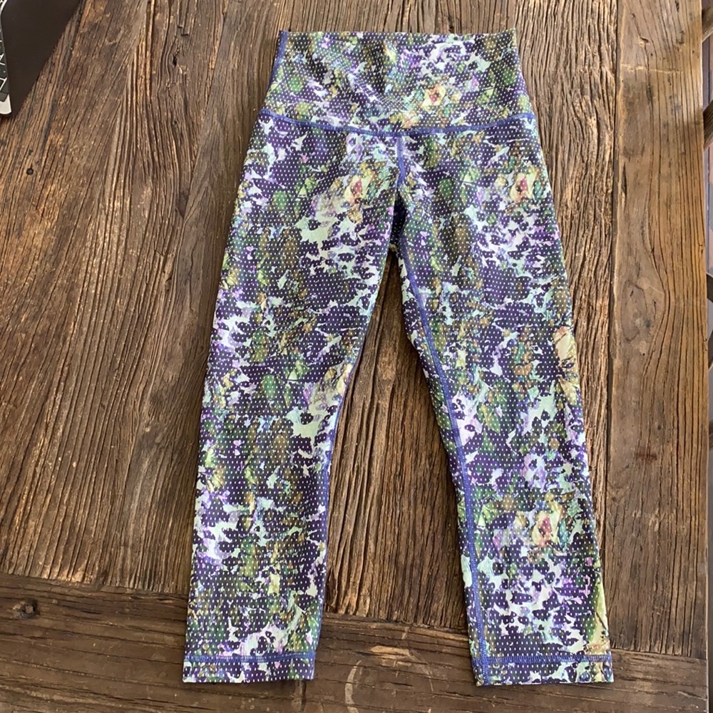 Lululemon Wunder Under Crop Sz 4
